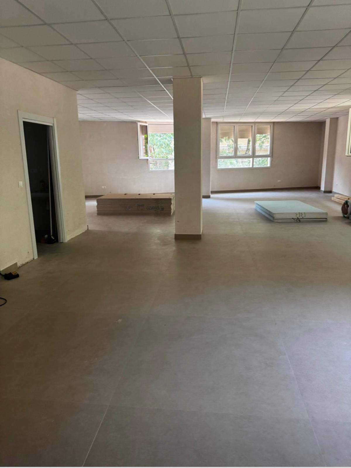Local comercial · Sala principal — antes de la reforma